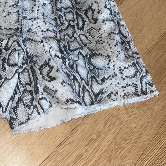 Kith XS S Alexander Wang Boyfriend Shorts in Python Snake Print Grey NWOT - Picture 9 of 16